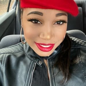 Meet your Posher, Sharita